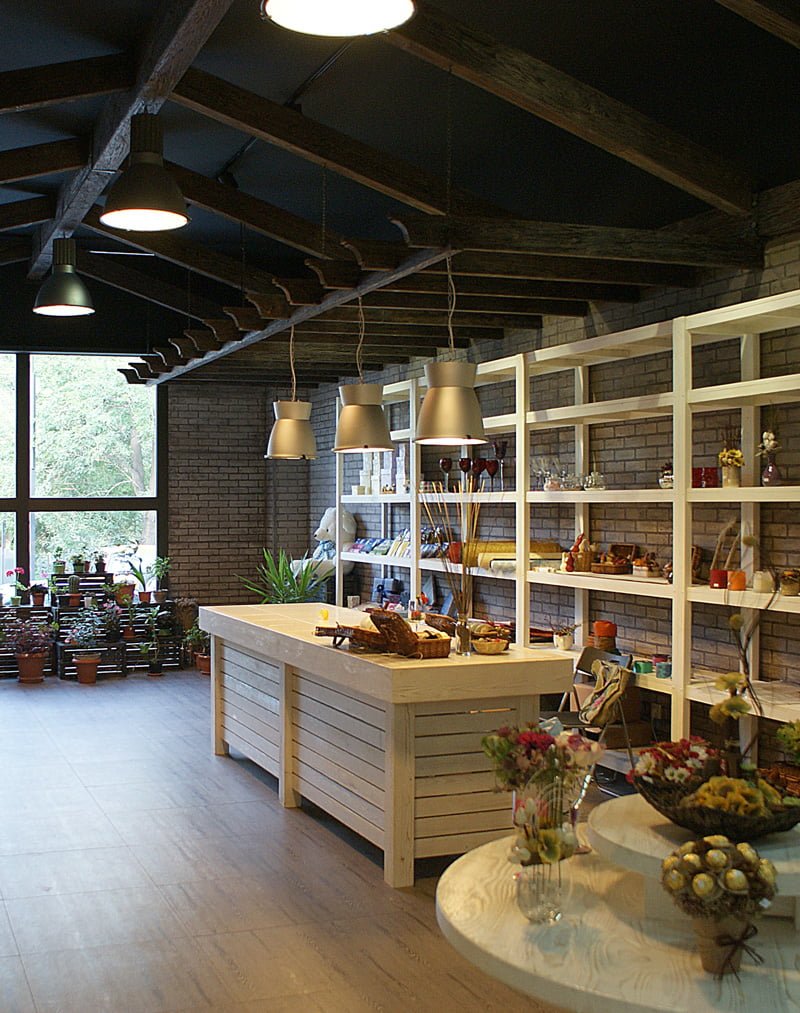 photograph of the trading floor of the FIORI DI BELLA flower and gift shop