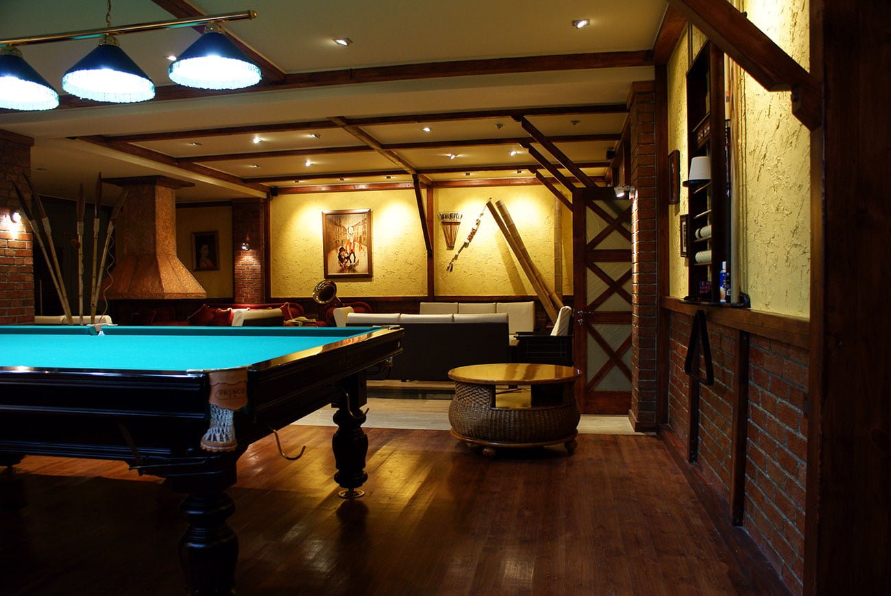 photo of the INTERIOR of a PRIVATE HOUSE billiard recreation area and entertainment area of the mansion