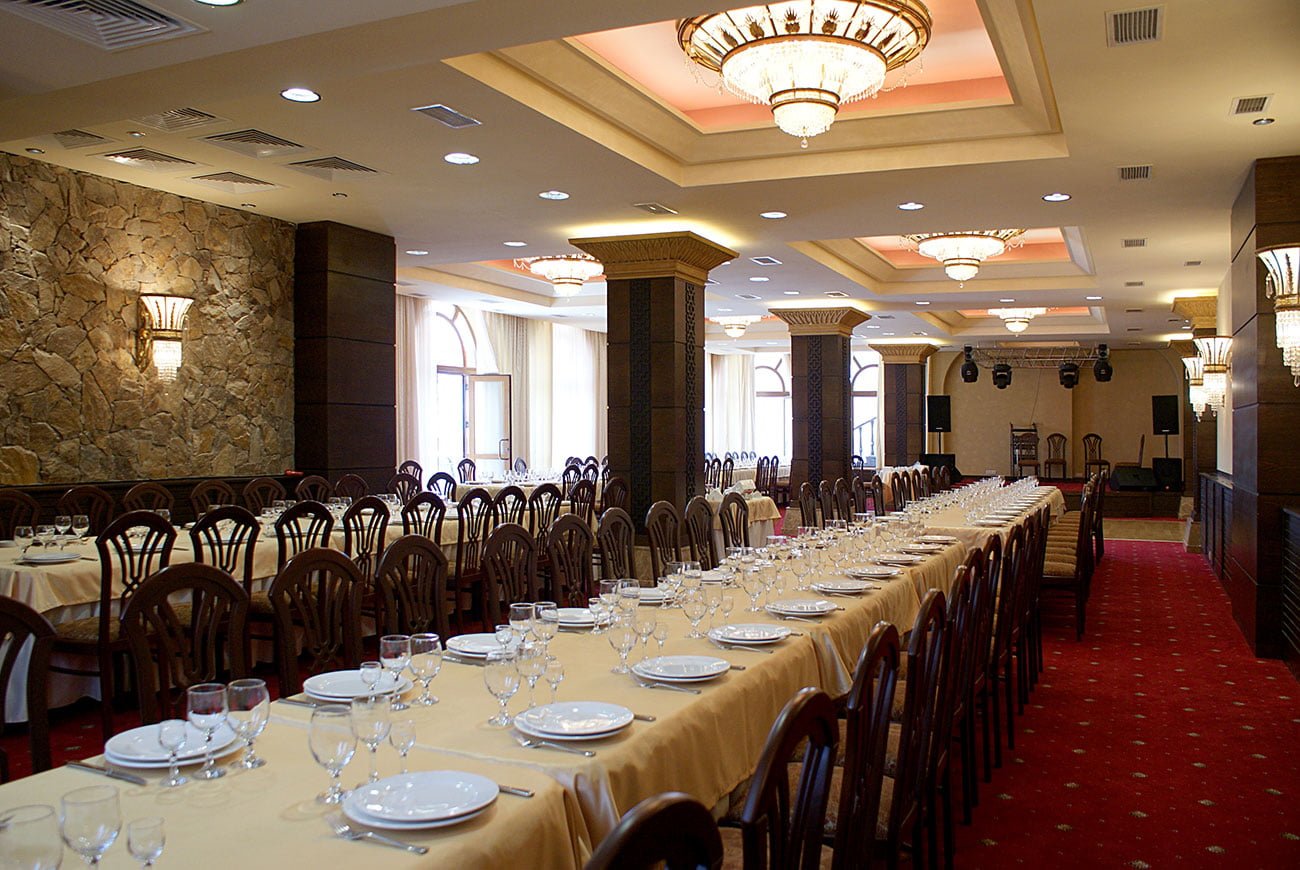 фото зала торжеств для проведения свадеб и корпоративов 150 персон УРАРТУ, Ереван